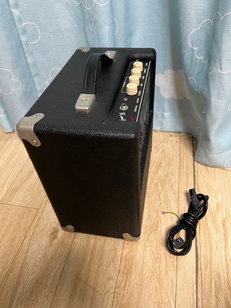 《美品送料込》‼️ Fenderフェンダー Rumble 15ベース用コンボアンプ