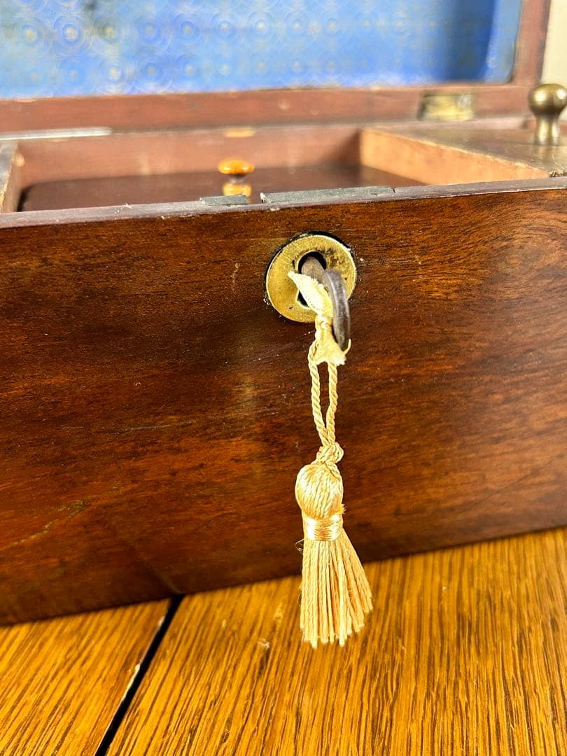 イギリス ヴィクトリア時代 可動キー付き マホガニー ティーキャディ