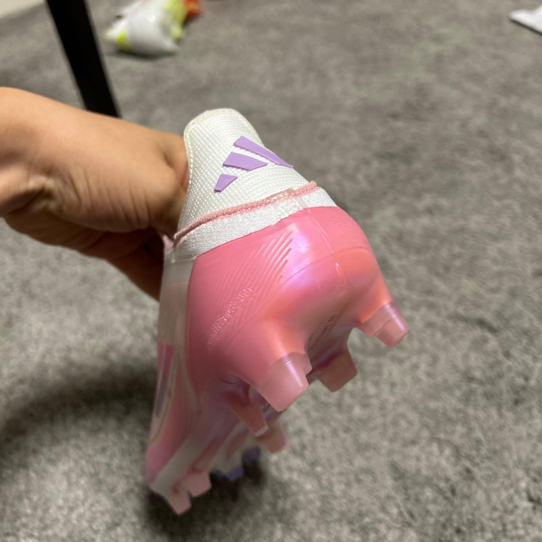 アディダス F50 LY304 ピンク 41 - メルカリ