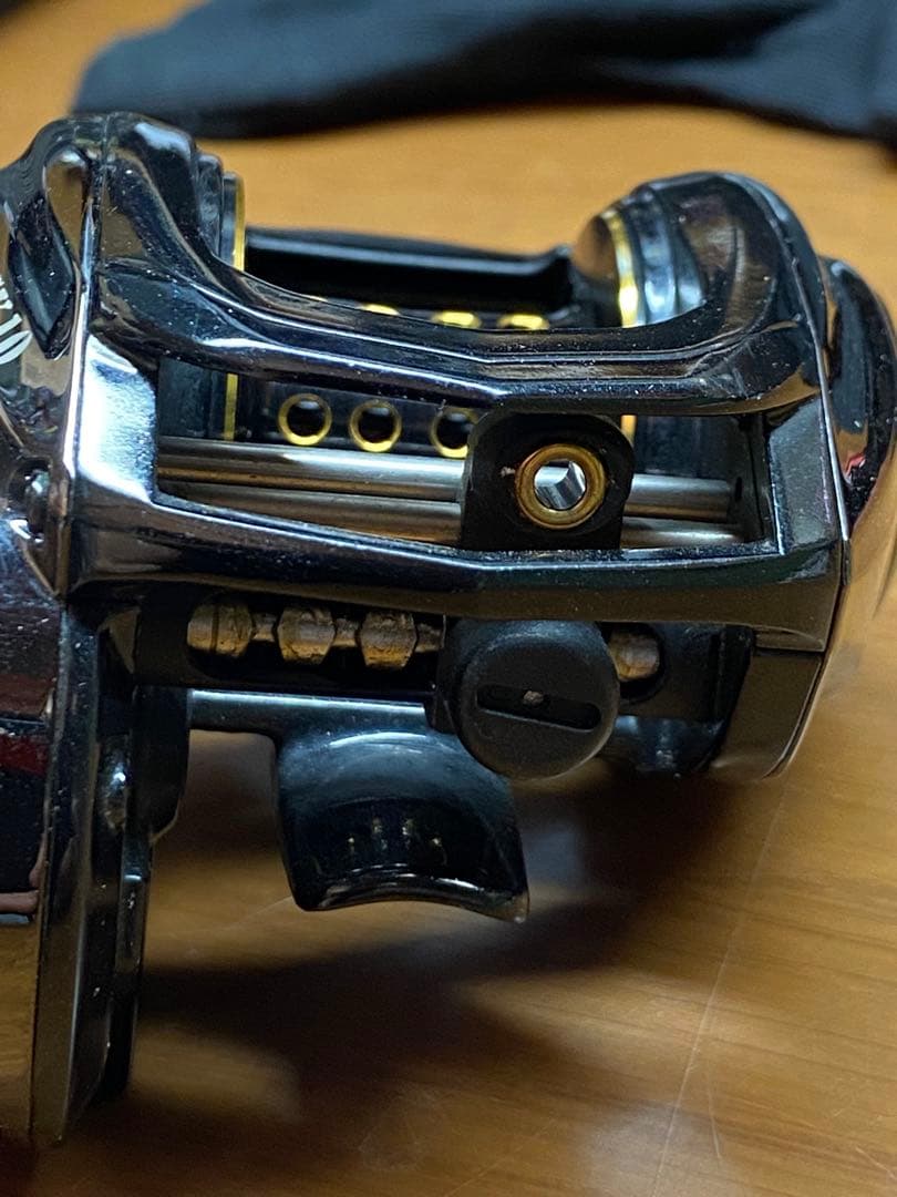 レボブラック10 ベイトリール 右ハンドル