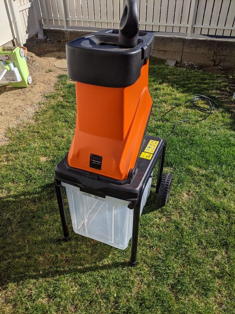 YARD FORCE　ガーデン　枝シュレッダー YARD FORCE（ヤードフォース） YARD FORCE粉砕機 枝シュレッダー 電動