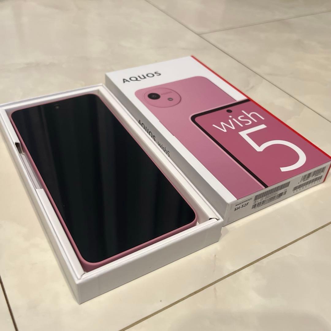 AQUOS wish 5 ピンク 本体とケース付き - メルカリ