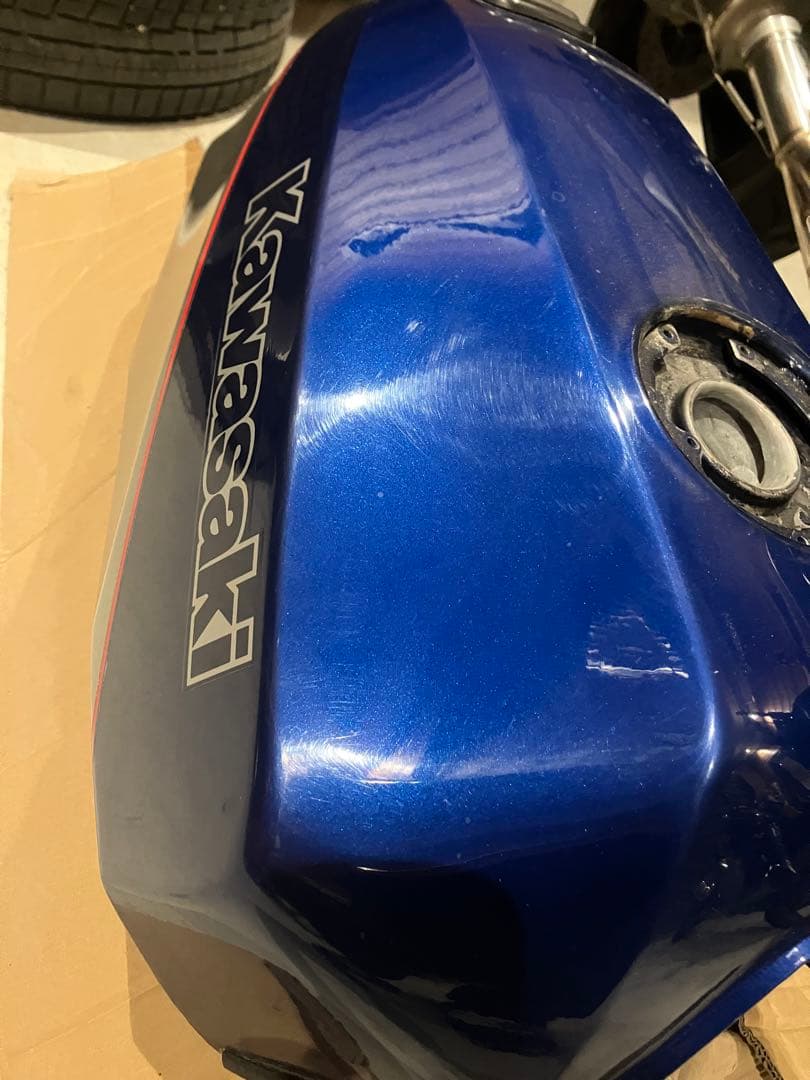 t*u様 gpz900r A9 Kawasaki バイク タンク 青 銀 - メルカリ
