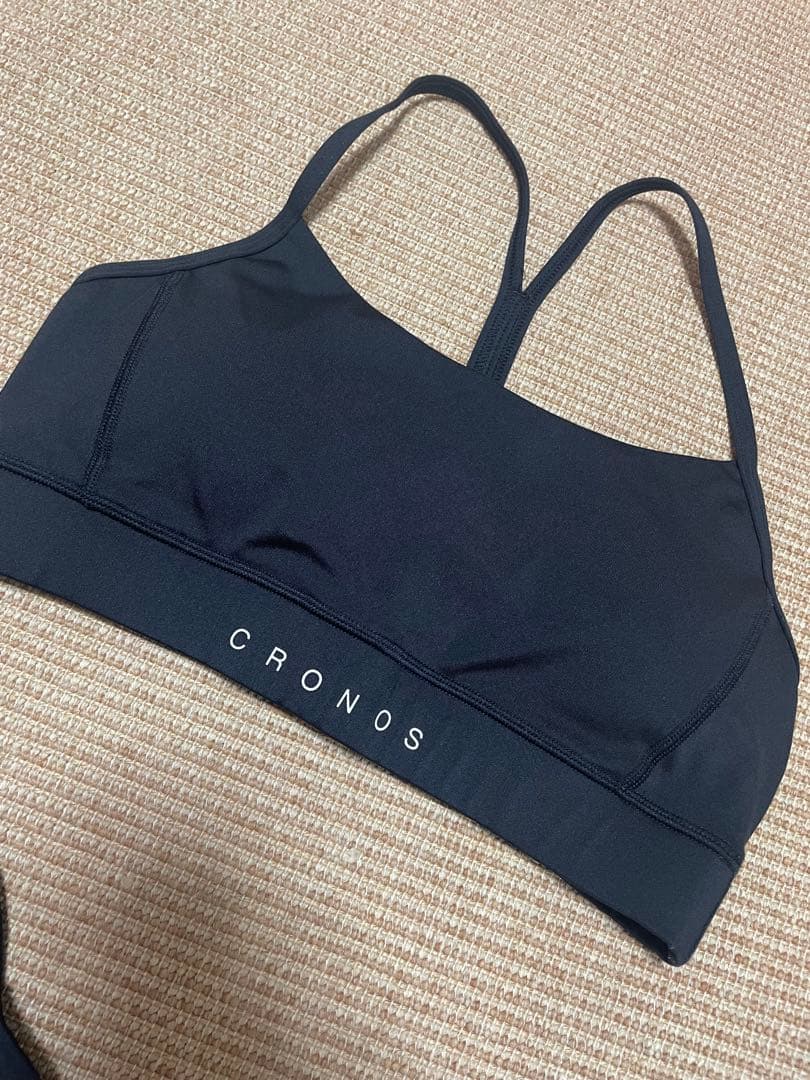 CRONOS スポーツブラとショートパンツセット ブラック