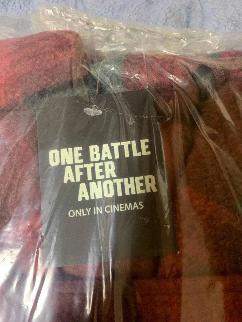 ワン・バトル・アフター・アナザー ローブ - メルカリ