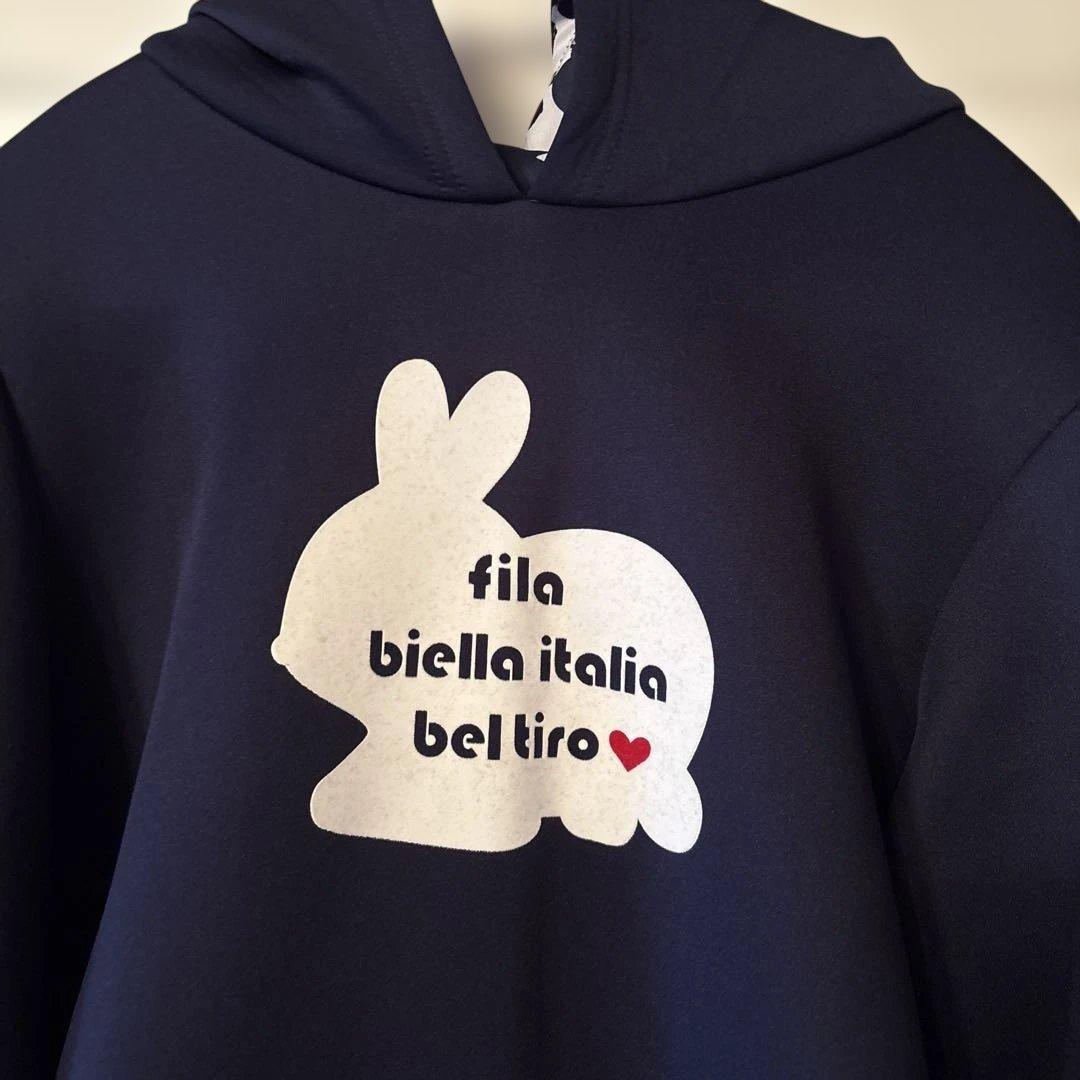 FILA×ウィンザーコラボ 可愛いうさぎシリーズ フード付きトレーナー 紺