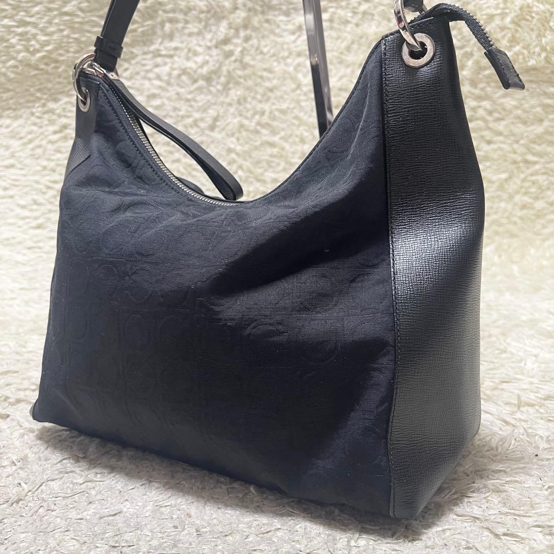 【美品】フェラガモ　ショルダーバッグ　ナイロン　レザー　黒　ガンチーニ　総柄 FERRAGAMO（フェラガモ） 並行輸入 ショルダーバッグ ガンチーニ