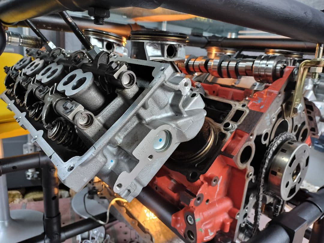 ダッヂチャレンジャーV8 6.4L エンジンカウンターテーブル エンジンテーブル