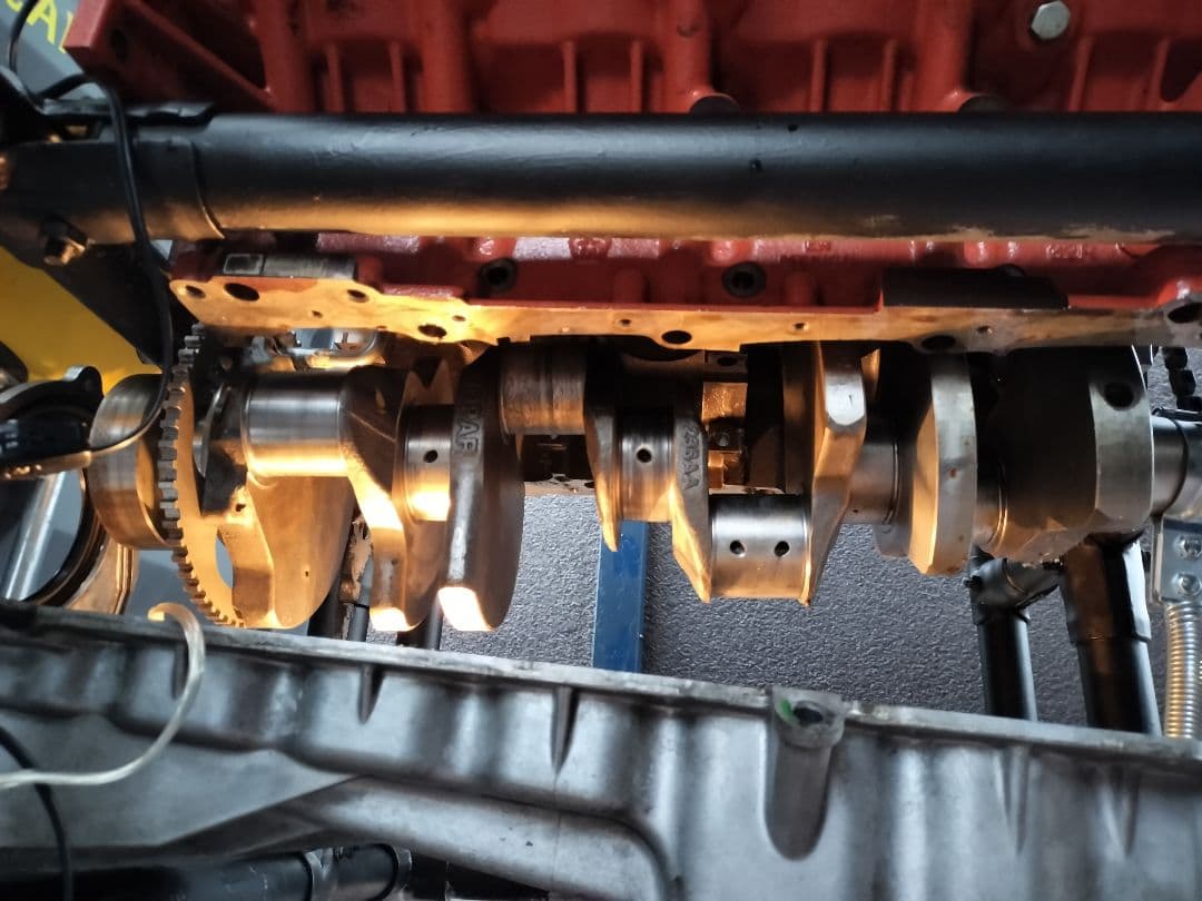 ダッヂチャレンジャーV8 6.4L エンジンカウンターテーブル エンジンテーブル