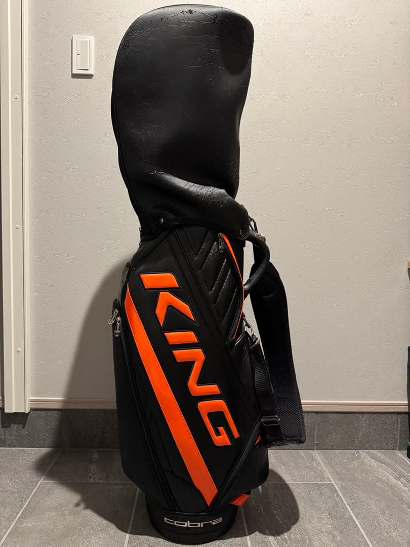 コブラKINGキャディバッグ　オレンジ９.5型47インチ（KINGコブラ帽子付） コブラKINGキャディバッグ オレンジ9.5型47インチ（KINGコブラ帽子付