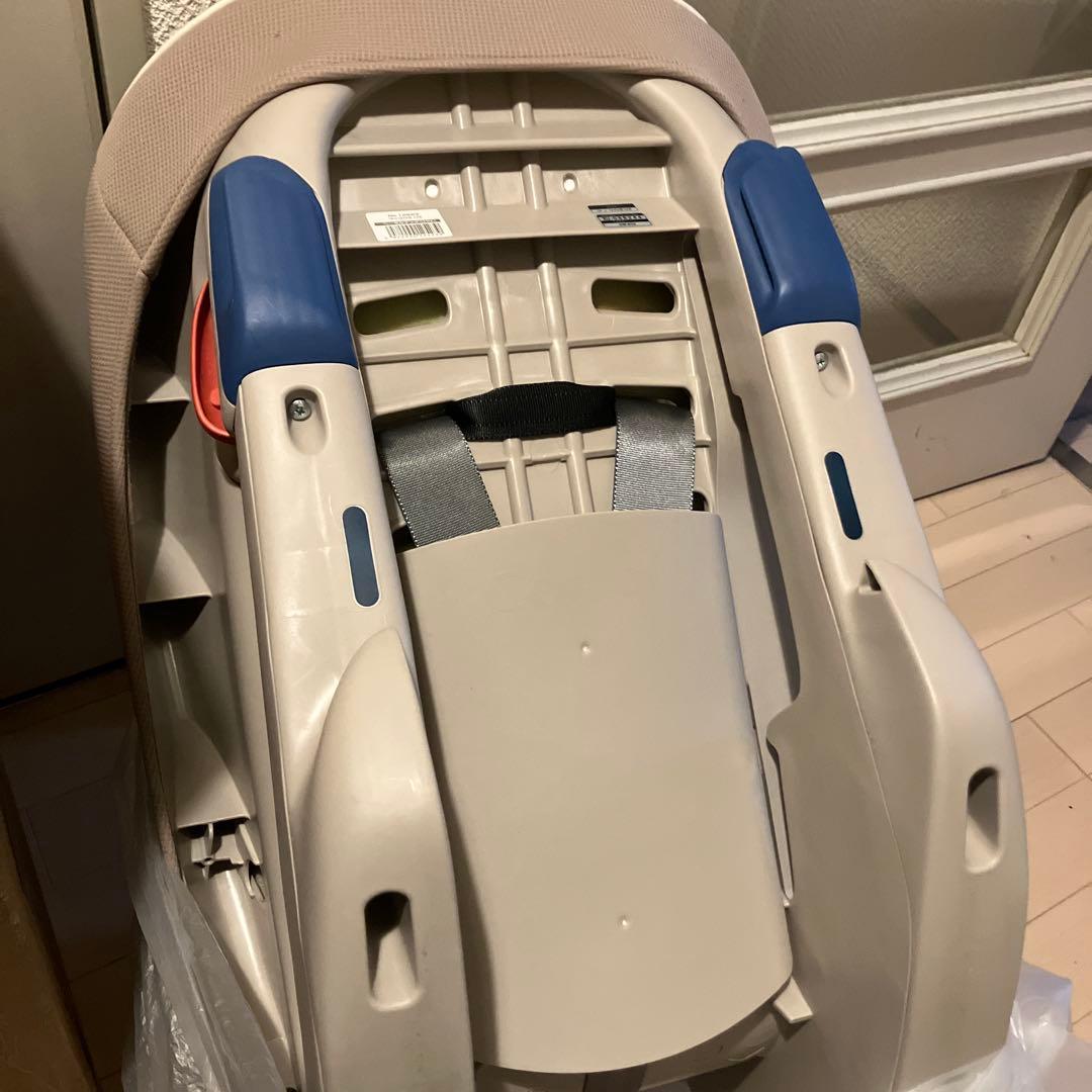 combi チャイルドシート コッコロ S UX ヘーゼルナッツ 新生児 - メルカリ