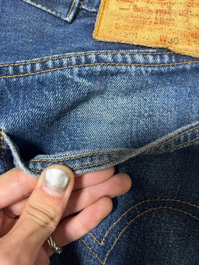 <名作>90s Levi's 201xx 復刻　シンチバック　ストレートジーンズ 名作>90s Levi's 201xx 復刻 シンチバック ストレートジーンズ - メルカリ