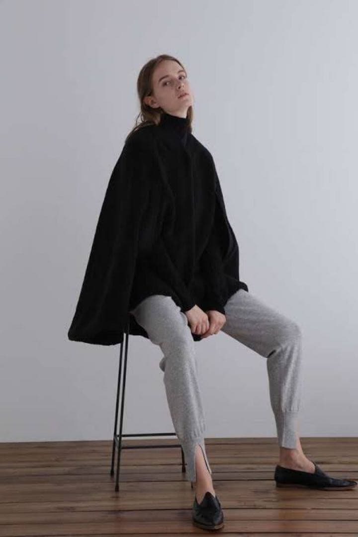 LE PHIL ウールボアケープ　Black LE PHIL ウールボアケープ Black