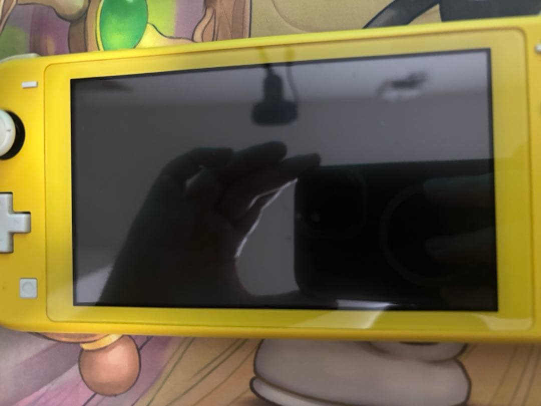 ジャンク】Switch lite イエロー スティックドリフト現象 画面傷あり