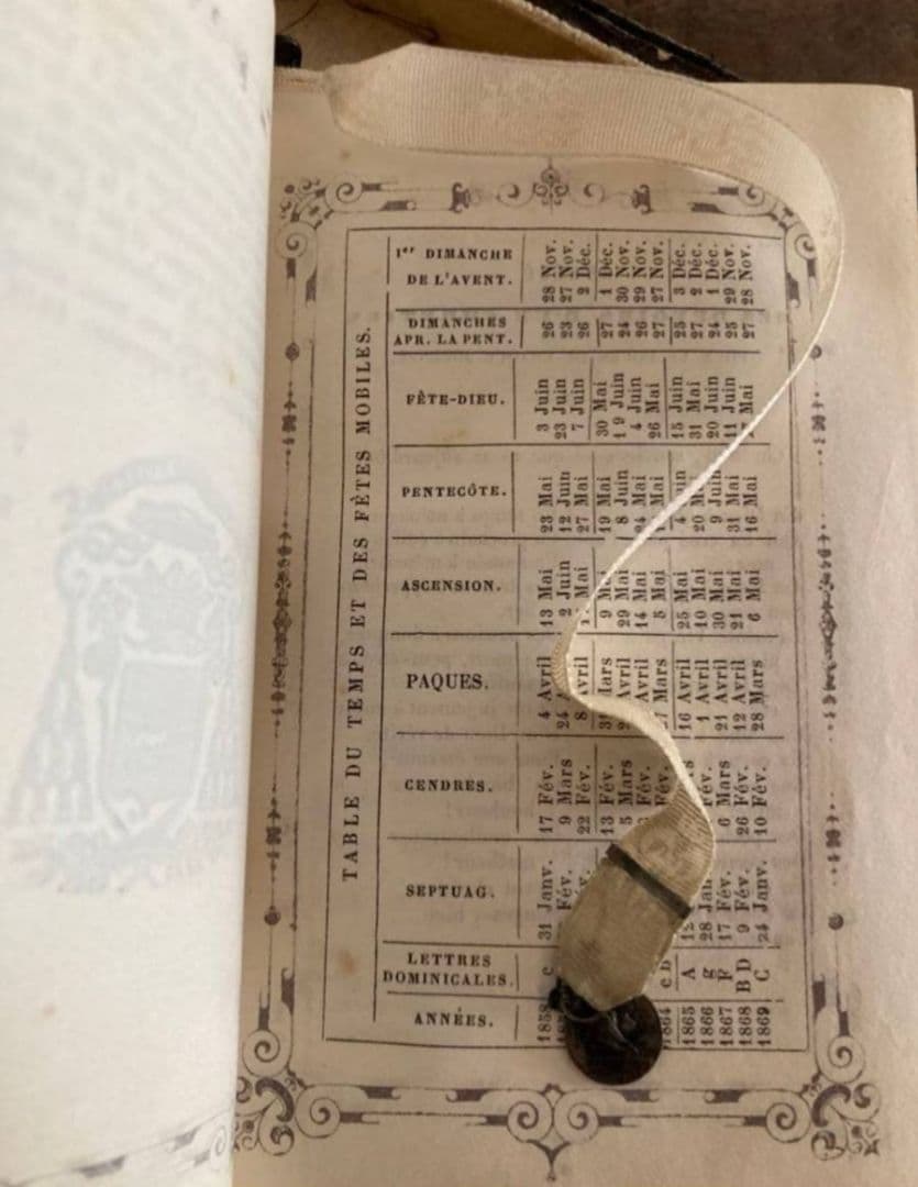 フランス アンティーク モノグラム 聖書 祈祷書 装飾 古書