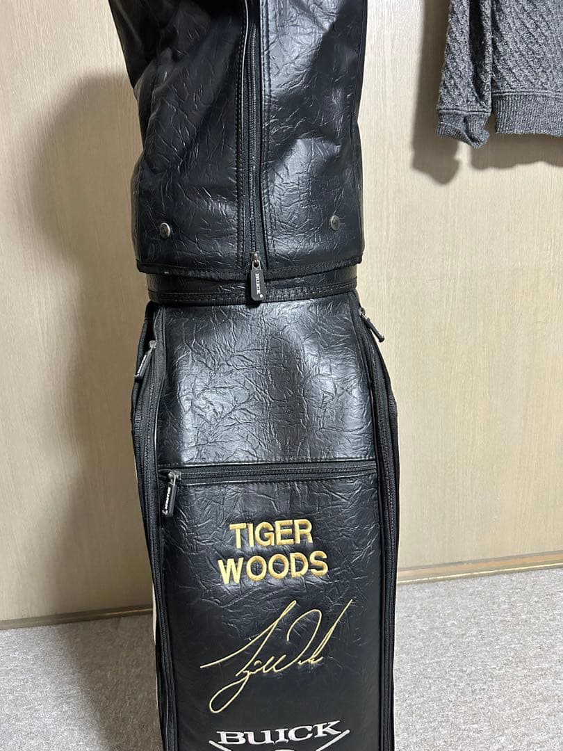 Tiger Woods サイン入り BUICK ゴルフバッグ