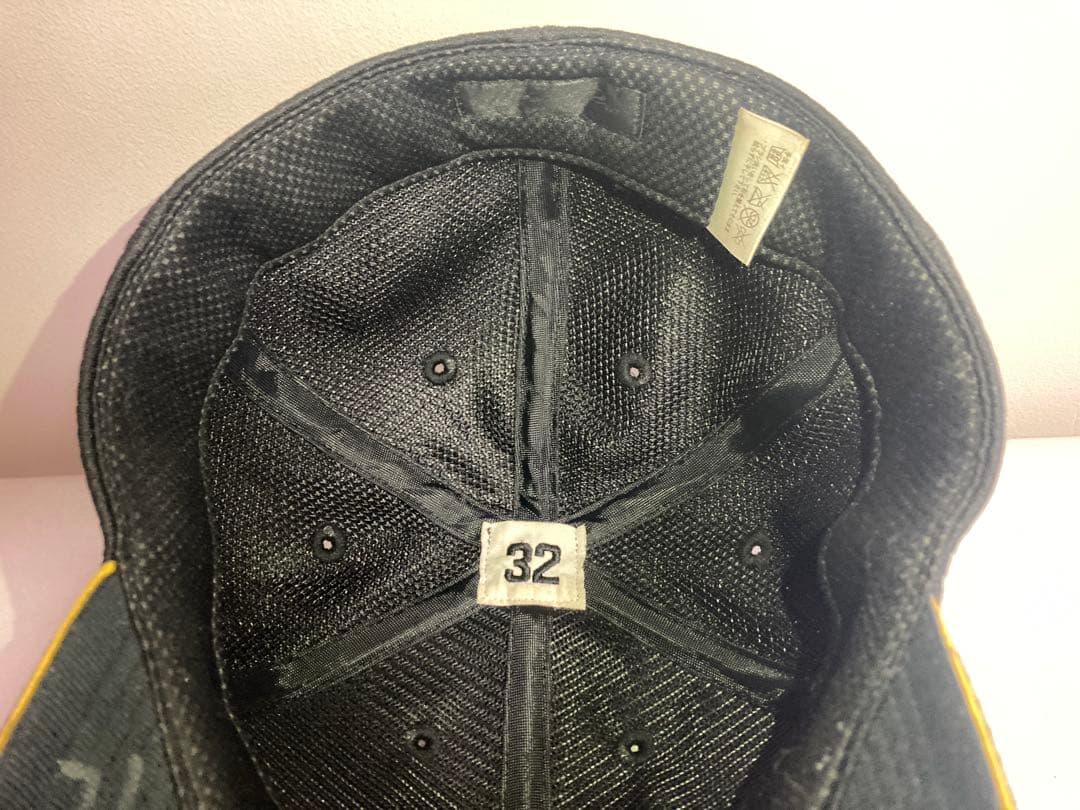 実使用】ミズノプロ 阪神タイガース キャップ 帽子 新井選手 サイン入 32