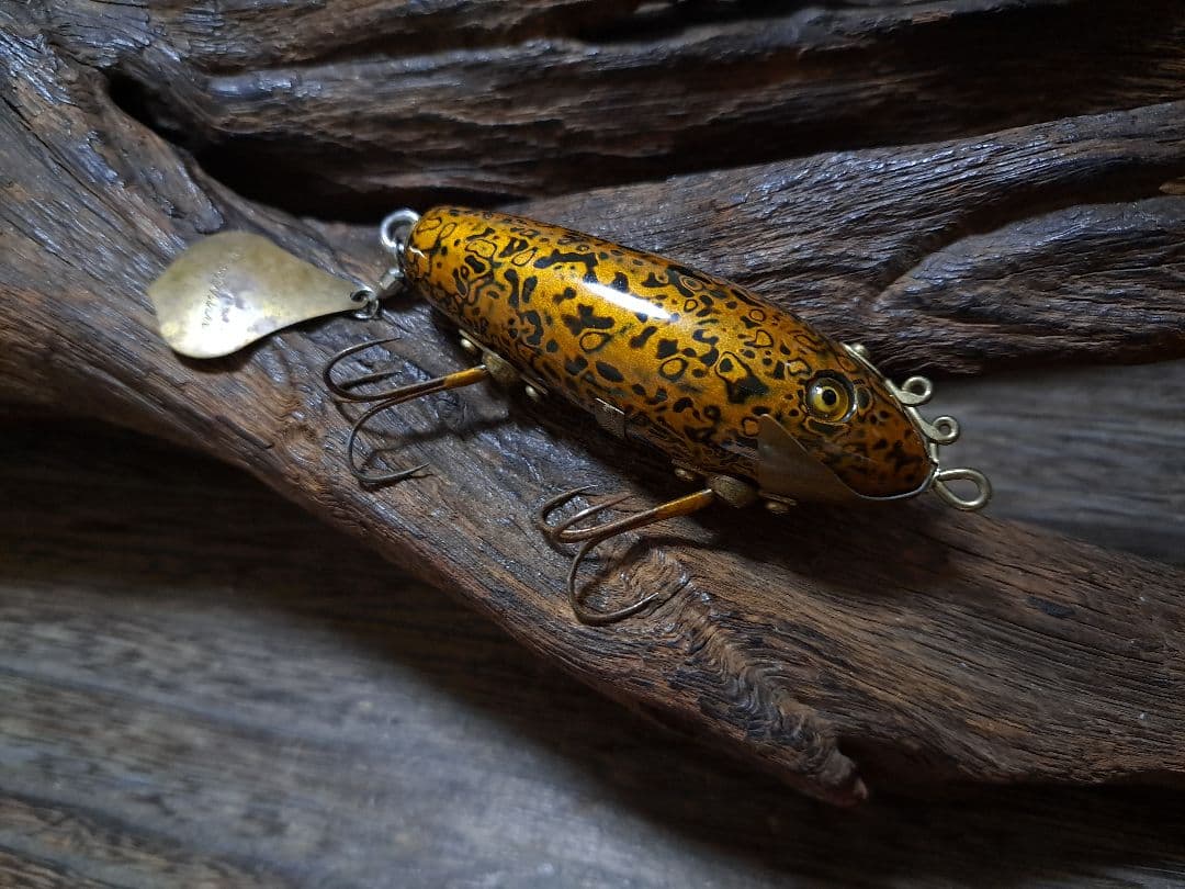 道楽　DOWLUCK 　ドウラク　マダデッセ　唐金(黒/金 漆研出し)　レア