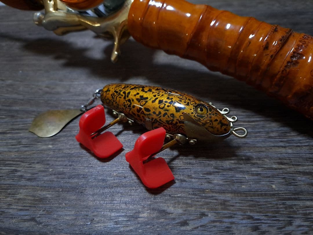 道楽　DOWLUCK 　ドウラク　マダデッセ　唐金(黒/金 漆研出し)　レア