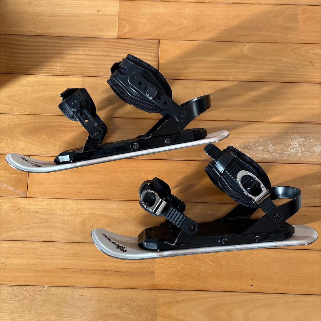 美品】使用回数2回 SKISKATES スノーボードブーツ用 Snowfeet - メルカリ