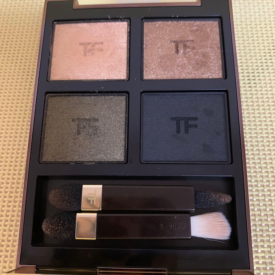 TOM FORD アイシャドウパレット 4色 オリーブスモーク 2025年春新作アイシャドウパレット】アイ カラー クォード｜TOM FORD
