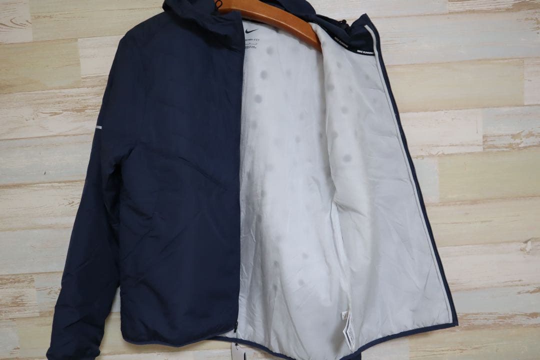 新品 XL NIKE ナイキ エアロレイヤー ランニングジャケット 中綿