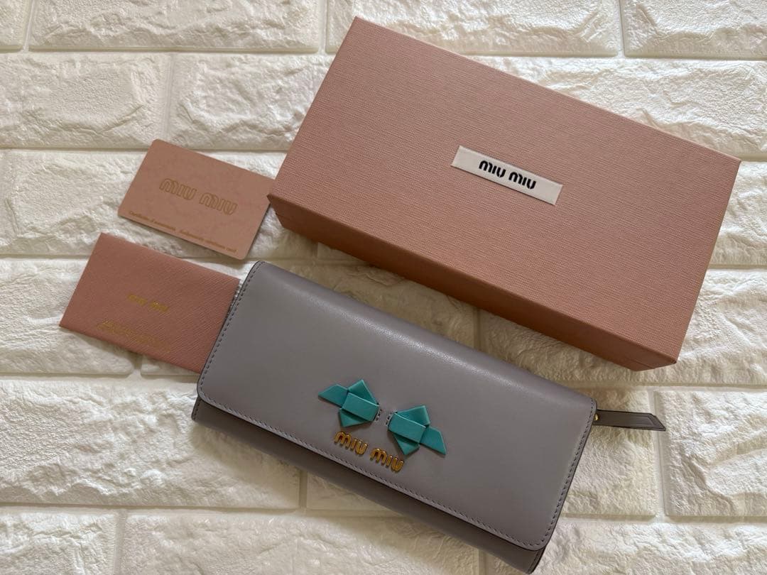 新品 ミュウミュウ MIU MIU 長財布 カードケース リボン パスケース付き