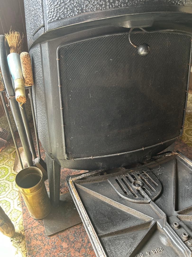 ゴ*ラ様 薪ストーブ JOTUL(ヨツール )パイス4 ビンテージ中古品 - メルカリ