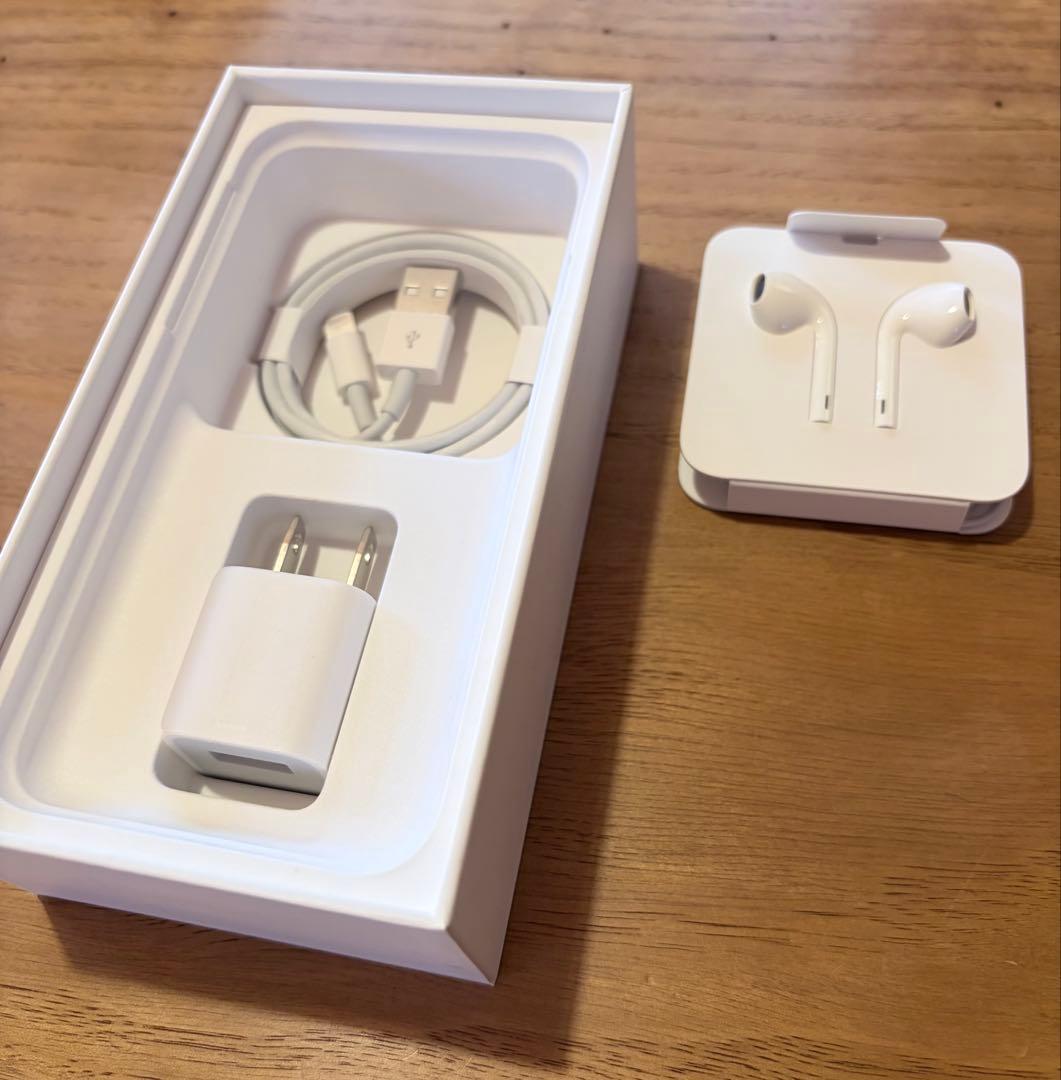 Apple iPhone SE (第2世代) ホワイト【美品・バッテリー76%】 - メルカリ