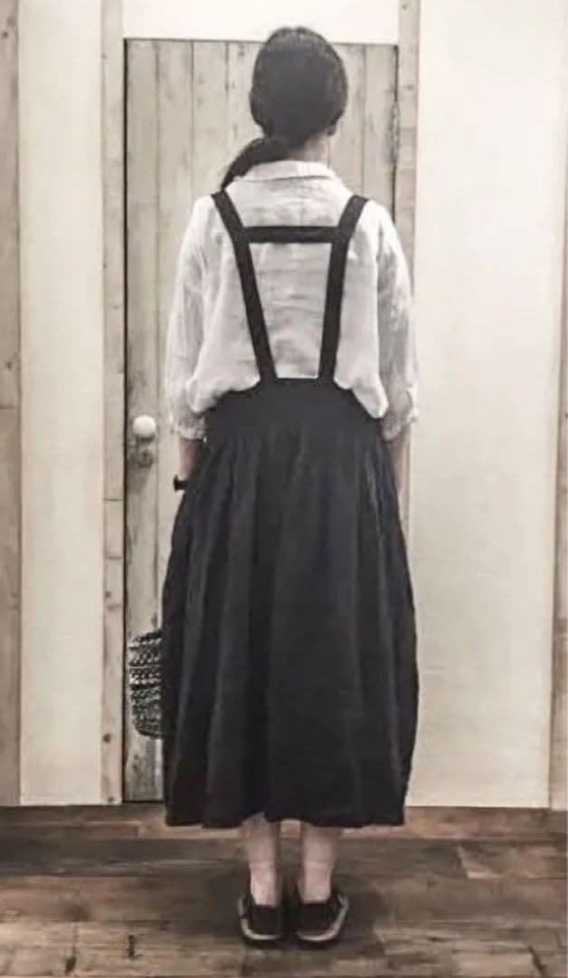 ネストローブ nest Robe リネンタックサスペンダースカート ブラック