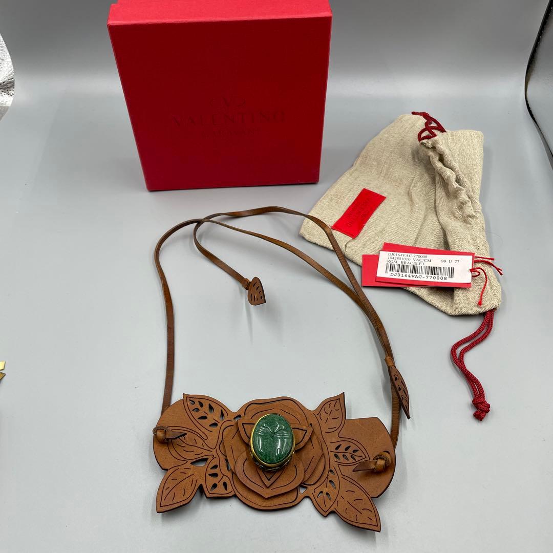 053 VALENTINO 花モチーフベルト レザー 天然石