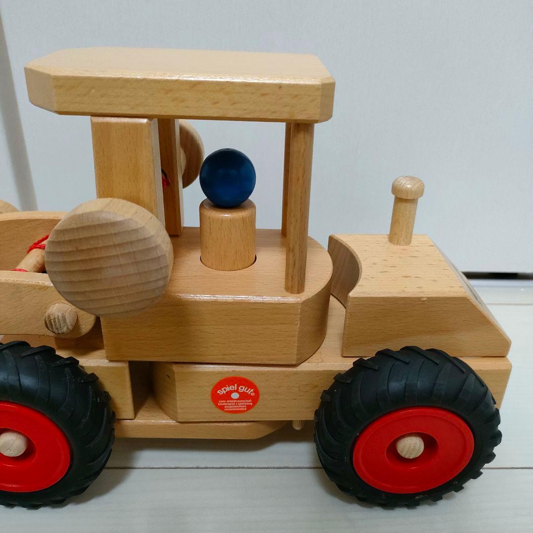 fagus ブナの木で作られた働く車 ホイールローダー