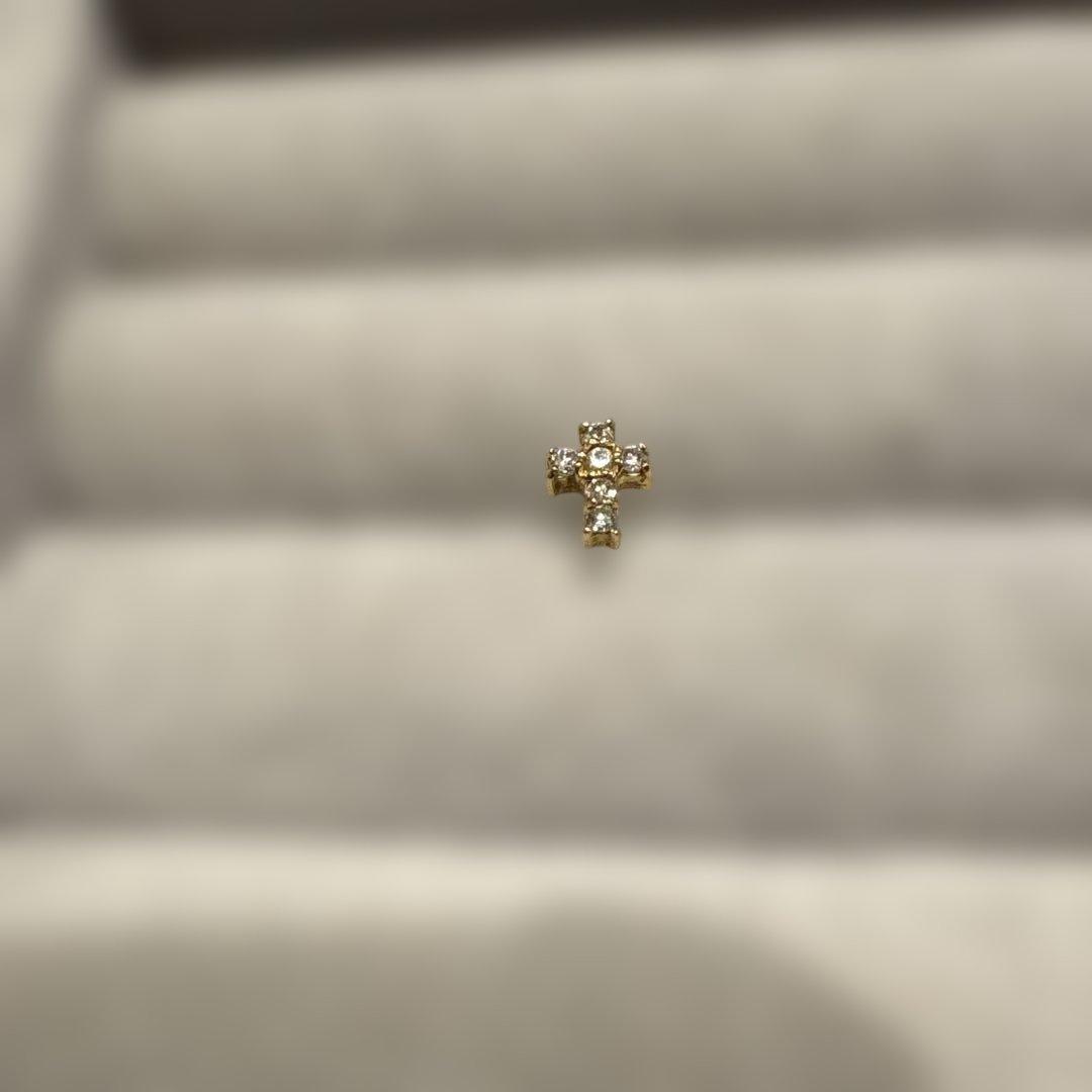 ダイヤモンドピアス 十字架 k18 0.06ct刻印