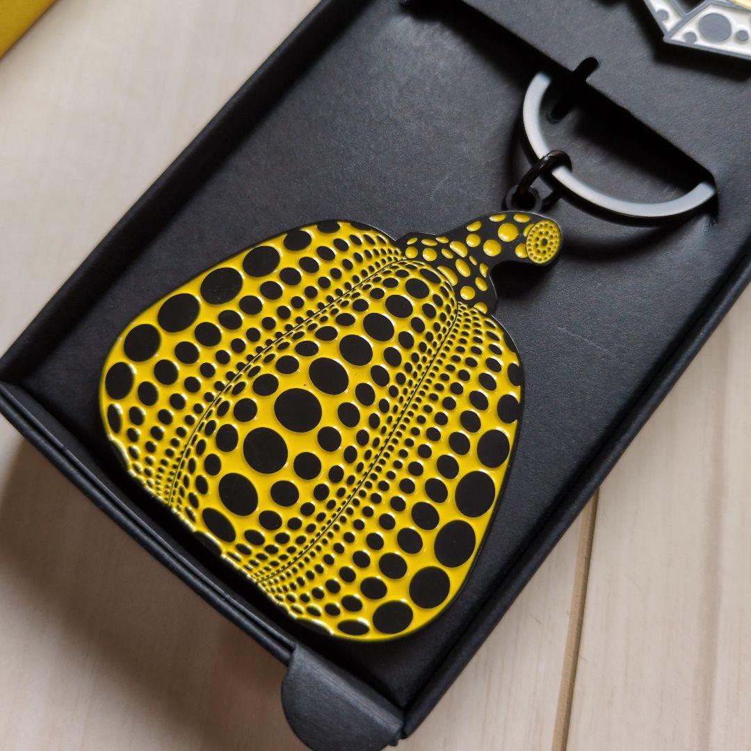 bigsale！大人気HEY TEA 草間彌生 アートキーホルダー カボチャ 黄