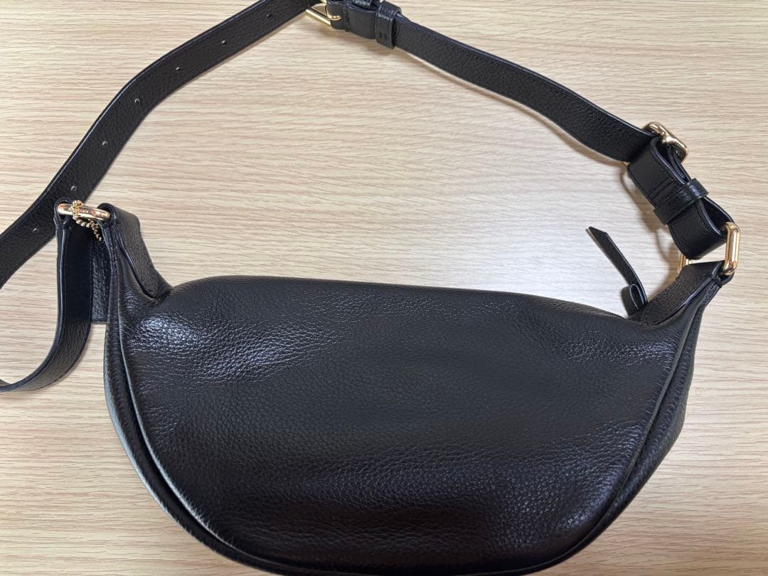 ひまわり様専門 COACH ブラックレザー ボディバッグ