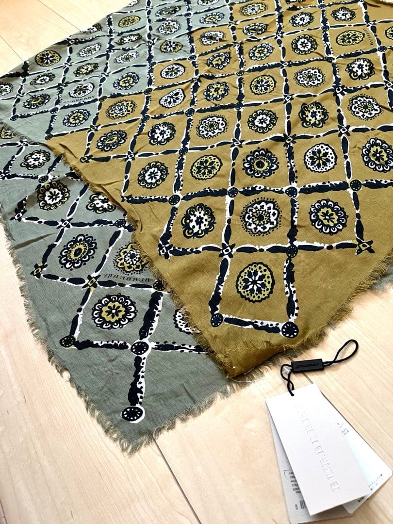 新品ダグ】BURBERRY カシミヤ花柄2色プリスト超大判ストール&マフラー