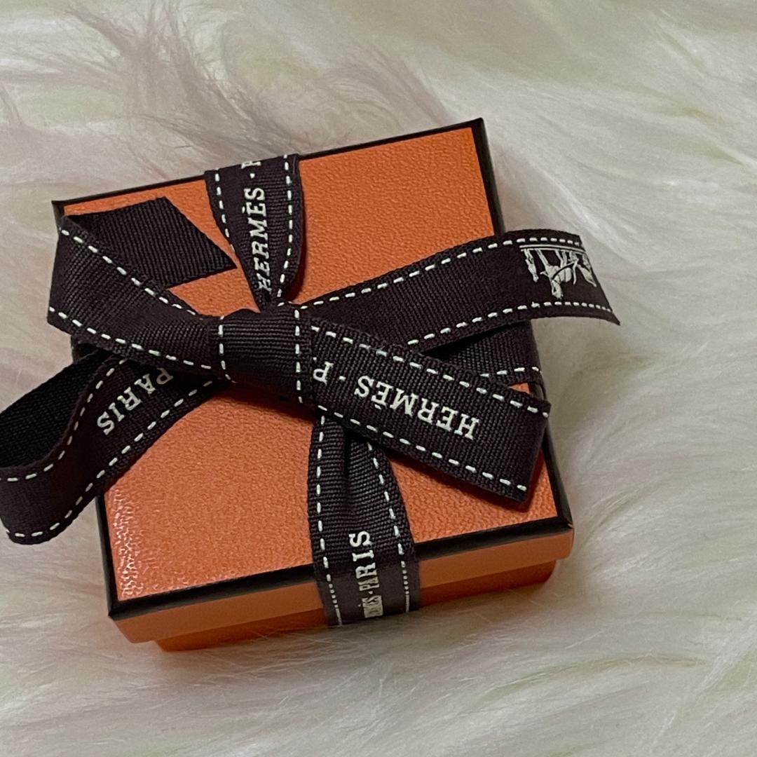 エルメス　2025新商品　スカーフリング 《ぺガス・グラヴェ》　新品未使用品