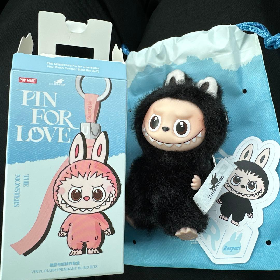 POP MART イニシャルラブブ 黒 R - メルカリ