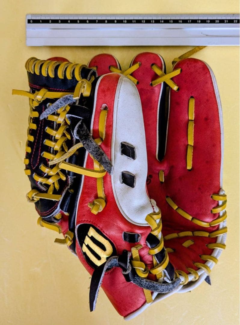 WilsonウイルソンMLB限定グローブ（未使用ですがクスミ等有り)