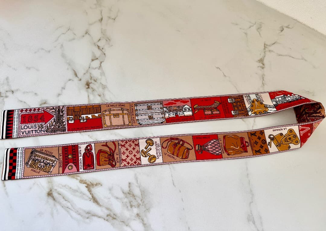 LOUIS VUITTON レッド・マルチカラー スカーフ　LVショッパー付き LOUIS VUITTON（ルイ・ヴィトン） スカーフ バンドーBB カブキ