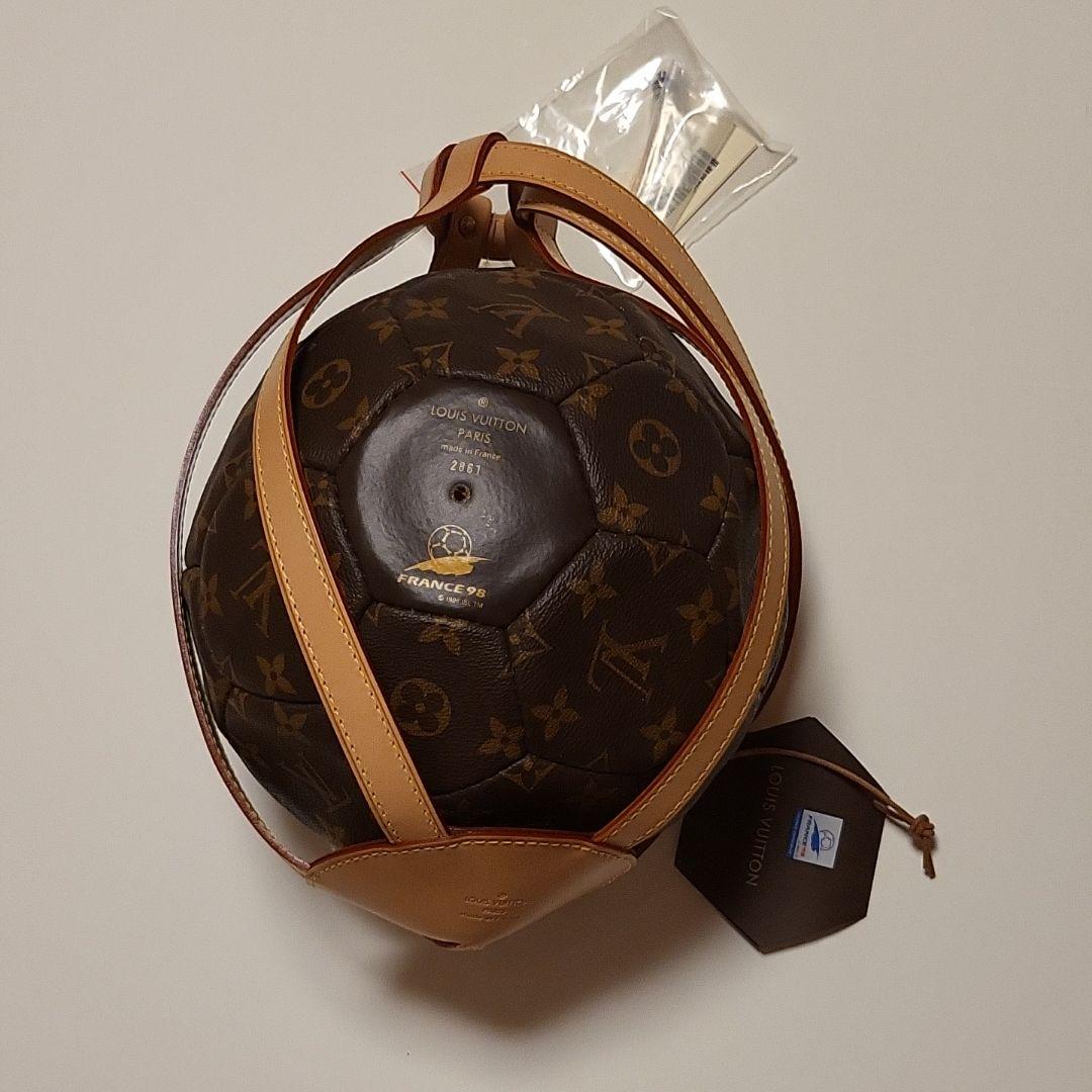 ルイヴィトン 美品 サッカーボール 98ワールドカップ - メルカリ