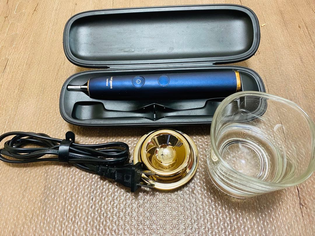 J*s様 Philips ソニッケアー電動歯ブラシ本体 青色 充電器付き Philips（フィリップス） 電動歯ブラシ 音波歯ブラシ 替えブラシ付き