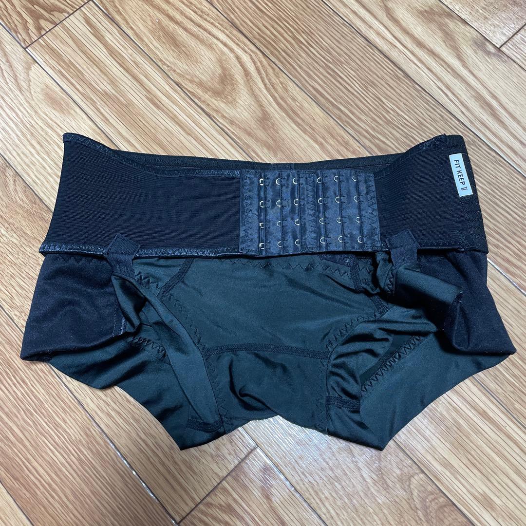 試着のみ　FIT KEEP II フィットキープ2骨盤ベルトMサイズ 締まっていくのが目に見える！ フィットキープ2骨盤ベルト | CLOVERC