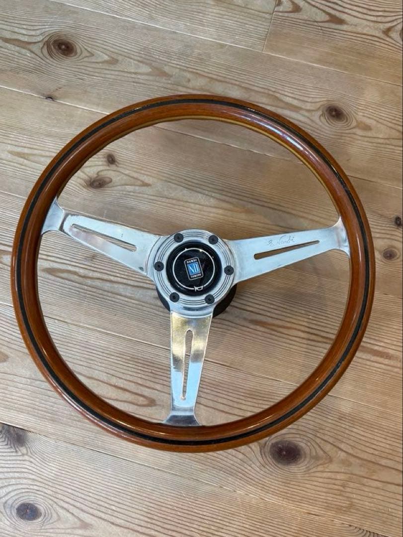 ナルディ クラシック ウッドステアリング36.５cm!ボスはおまけです。 ナルディ クラシック ウッドステアリング36.5cm!ボスはおまけです