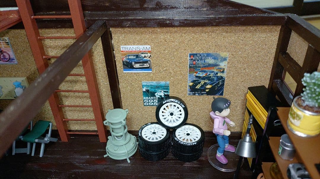 1/18 ジオラマ ミニカー ガレージ 車庫 納屋 ドールハウス 即購入禁止