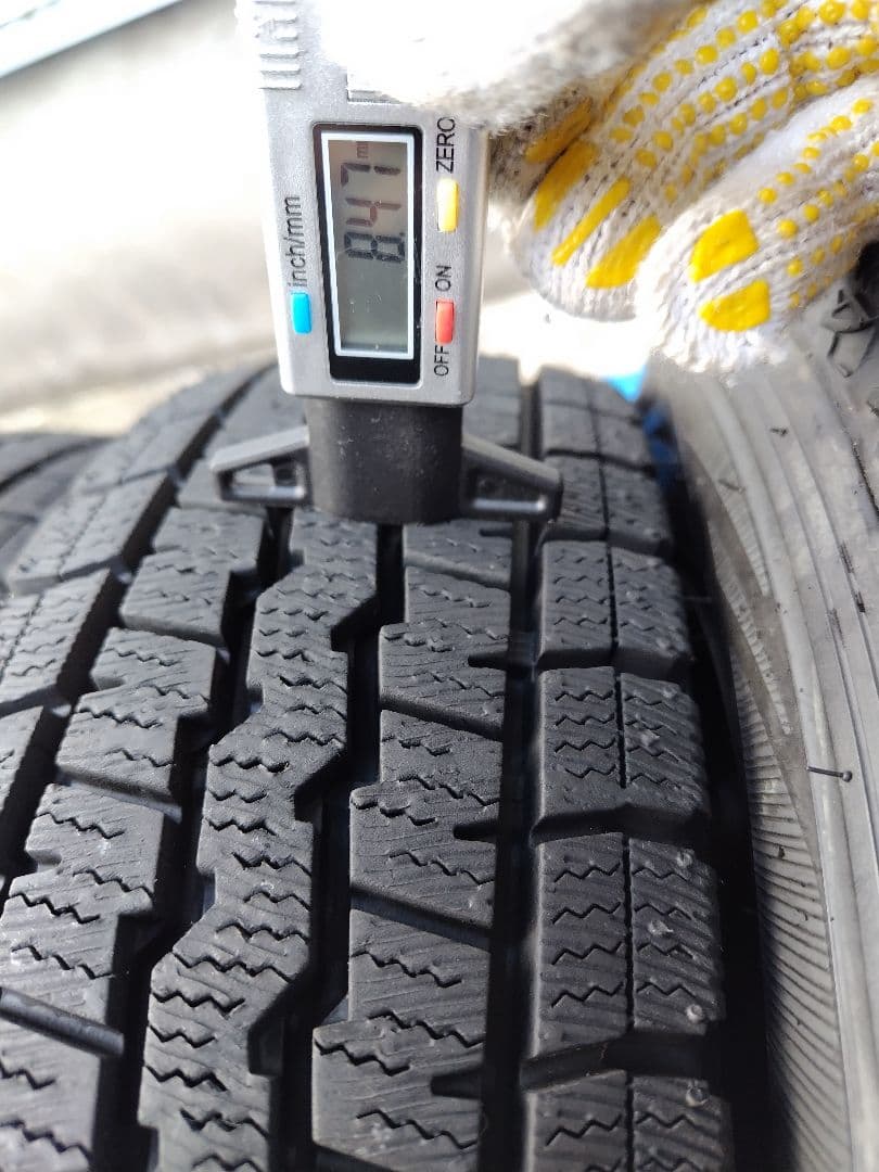 145R12・LT【2/2】軽トラ用スタッドレスタイヤ・鉄ホイール付、2本