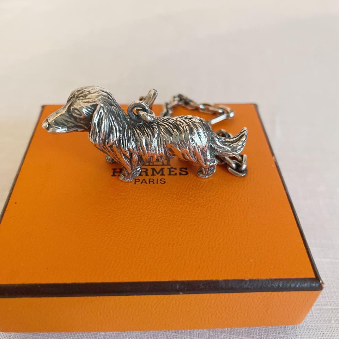 エルメス キーホルダー ダックスフンド 犬 シルバー - メルカリ