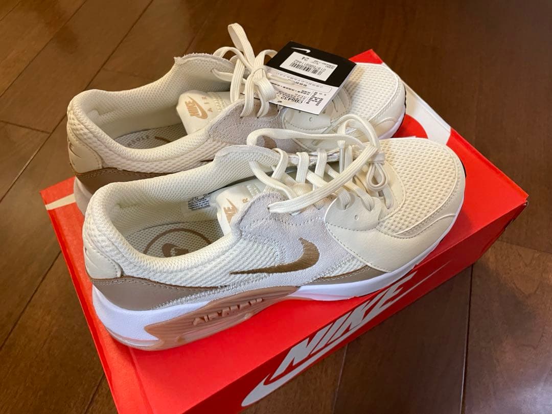 NIKE エアマックス エクシー 24cm