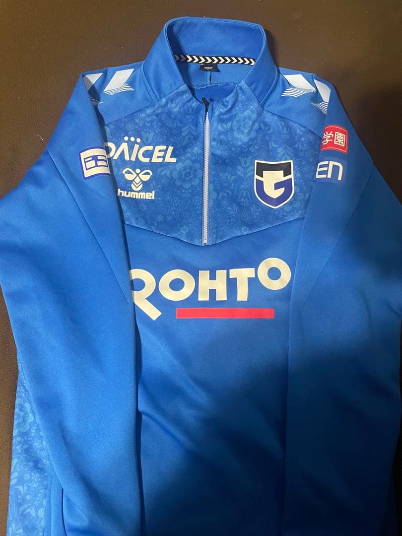 ガンバ大阪 pro トレーニング ハーフジップアップウェア hummel ピステ