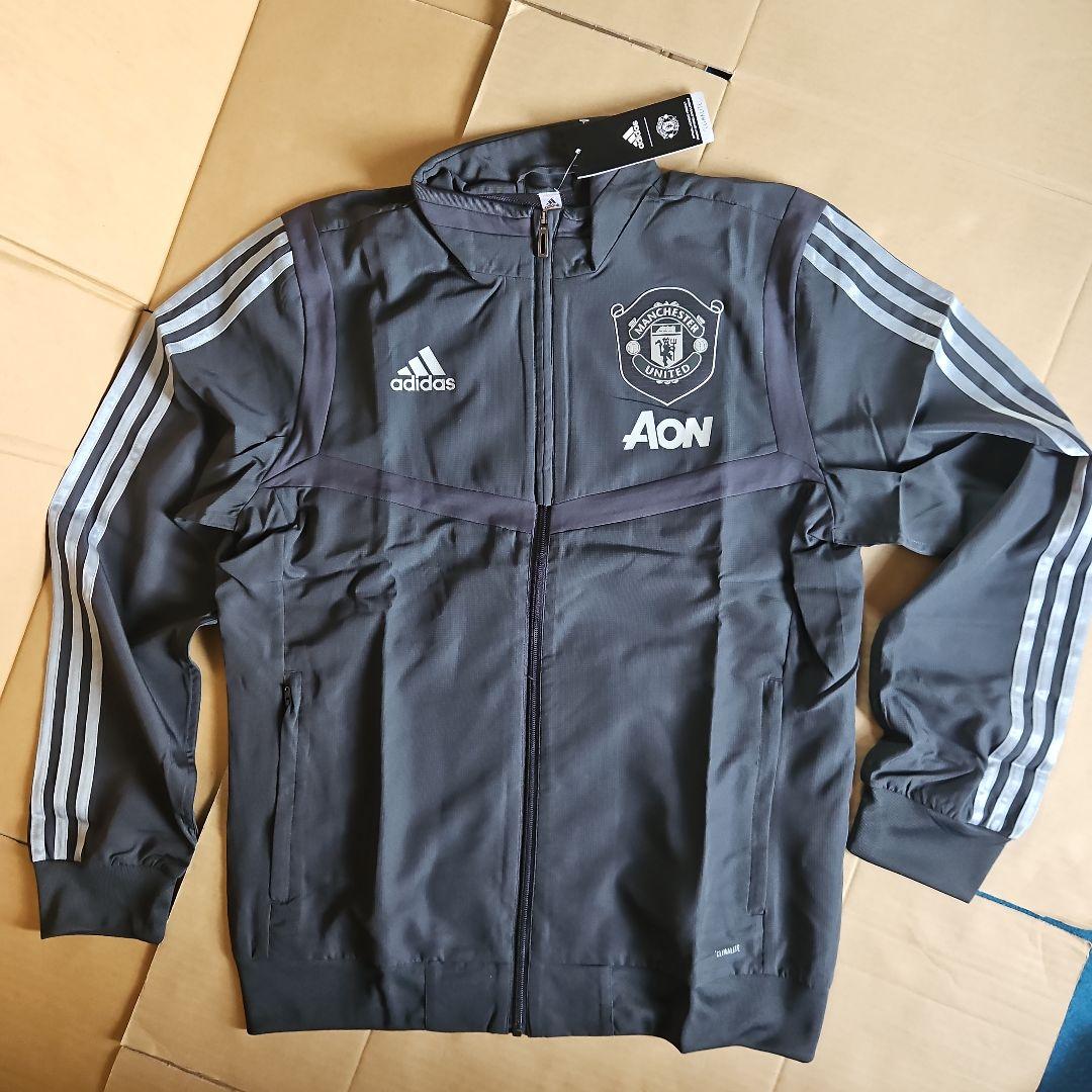 アディダス マンチェスターユナイテッド プレゼンテーションジャケット 日本O adidas（アディダス） マンチェスターユナイテッド プレゼンテーション